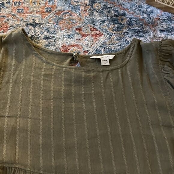 Green American Eagle blouse flowy - Picture 4 of 5